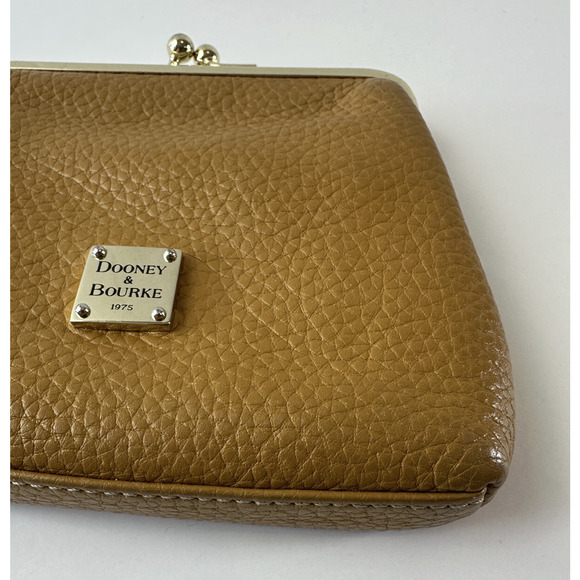 Dooney & Bourke Pebble Grain Leather Coin Purse Clutch Credit Card Slots Toffee - Picture 10 of 16